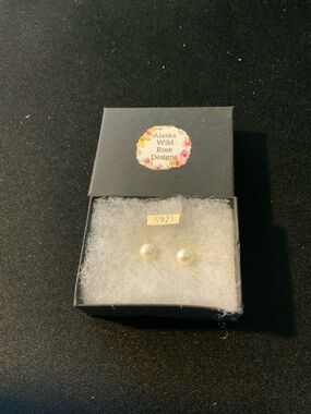 White Pearl Stud Earrings - S925 Sterling